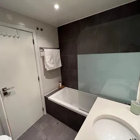 Elegant Castle View Apartament